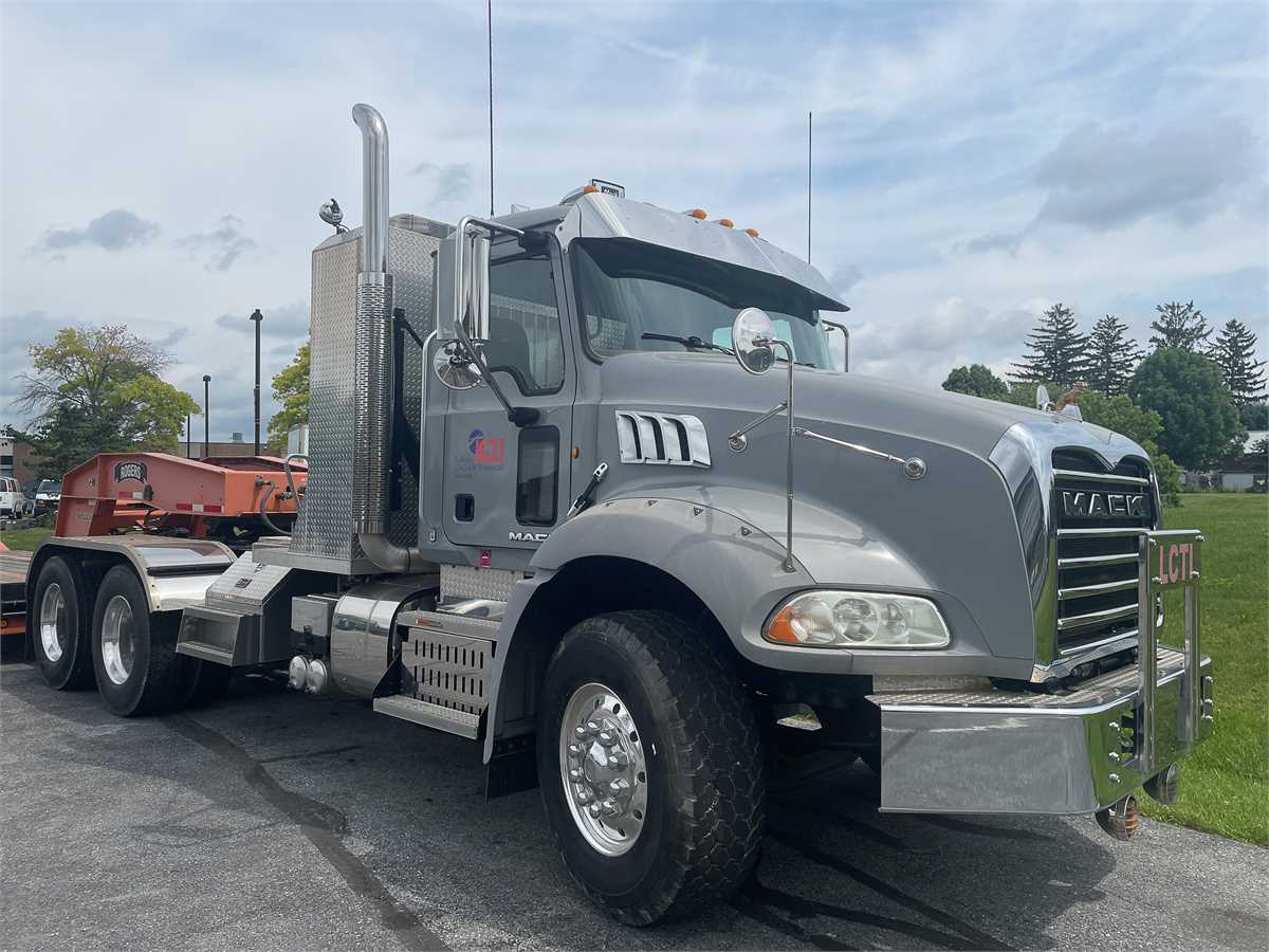 2013 Mack GU813 Heavy Hauler